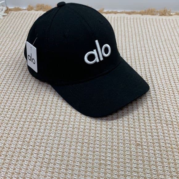 Casquette noir et blanche 